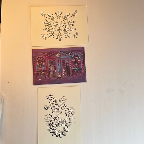 Gucci postcards Artistic Print Set with Floral and Architectural Designs - Picture 1 of 5